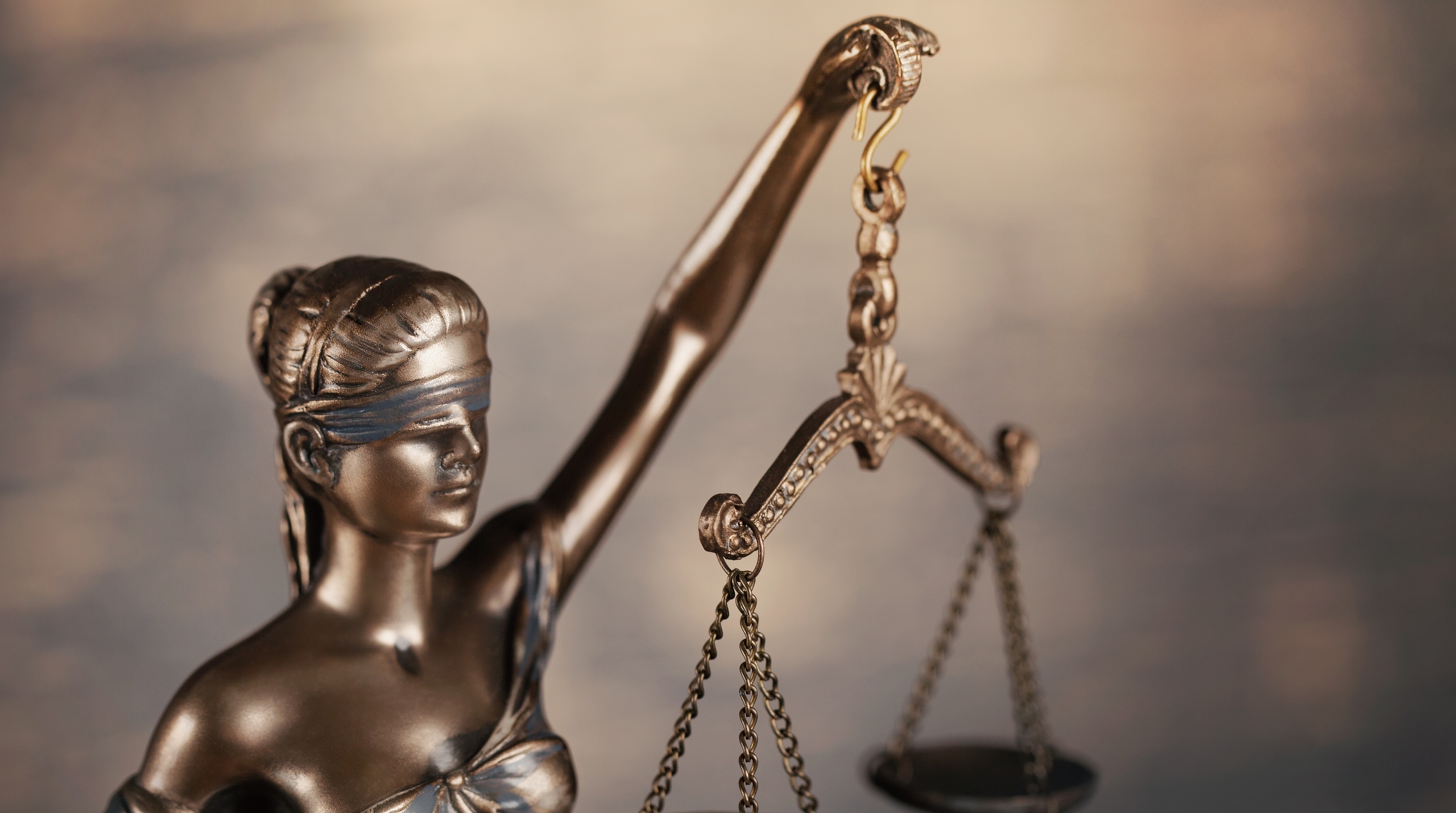 illustration-sabrina-chemakh-avocat-paris-justice-juridique-droit-travail-protection-sociale-affaires-justice-1